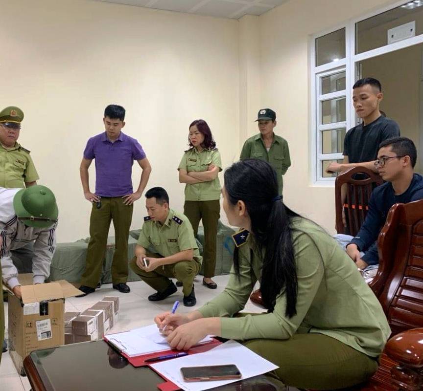 Triệt phá vụ kinh doanh thuốc lá điện tử lớn nhất từ trước đến nay